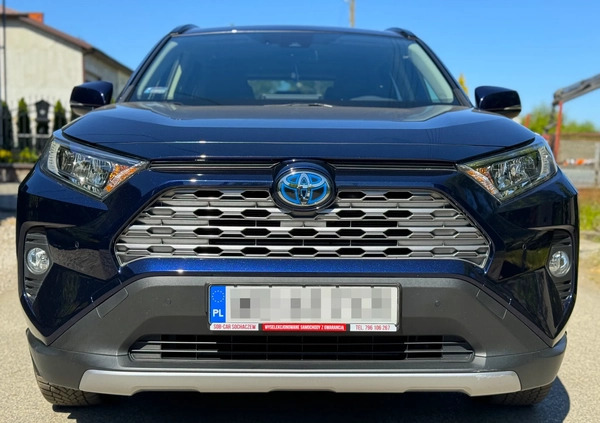 Toyota RAV4 cena 124999 przebieg: 79900, rok produkcji 2019 z Kobylin małe 781